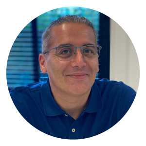 Rachid, GRC expert, geeft de NIS2 training